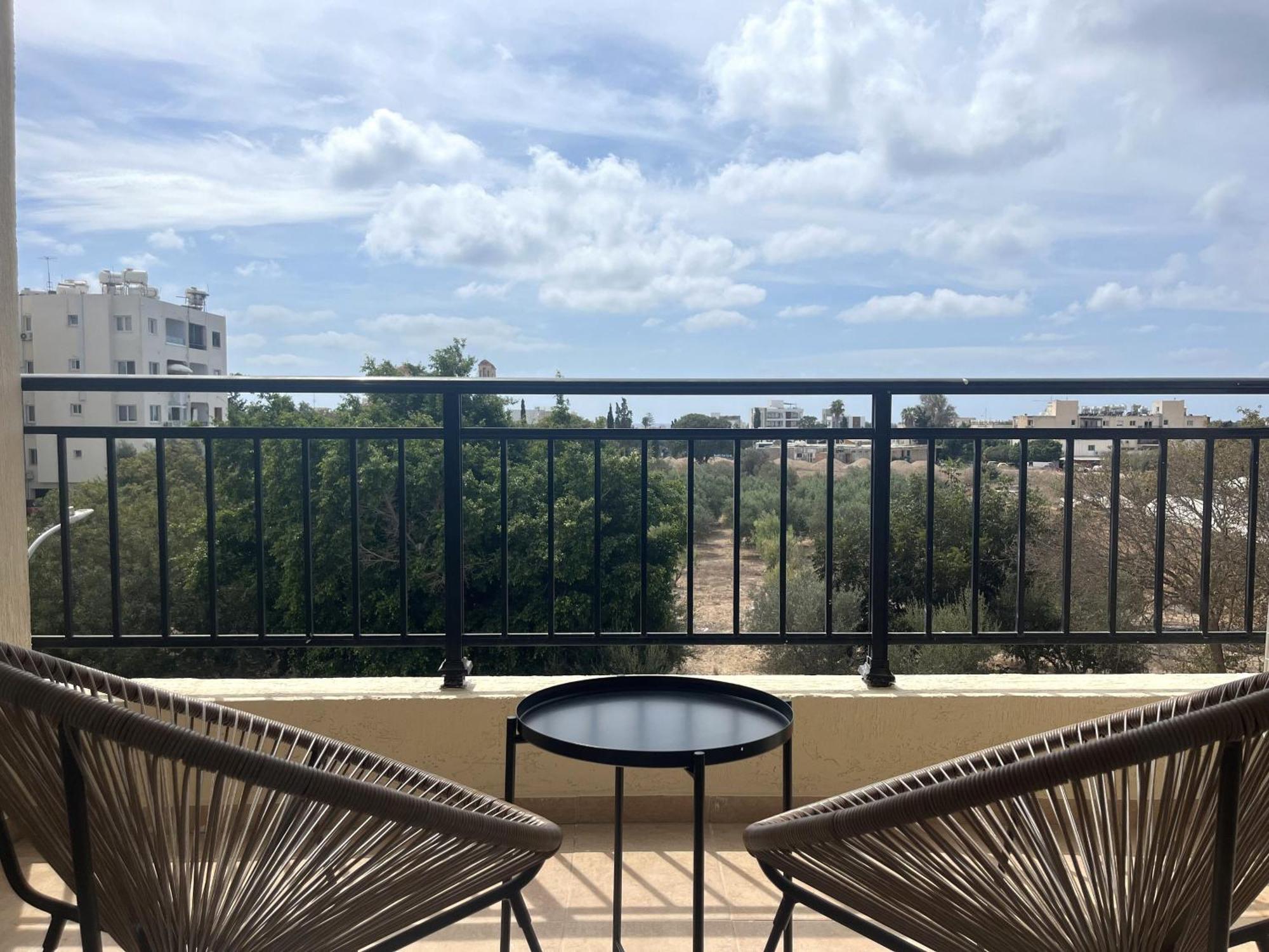 Phaedrus Living Fusion Apartment