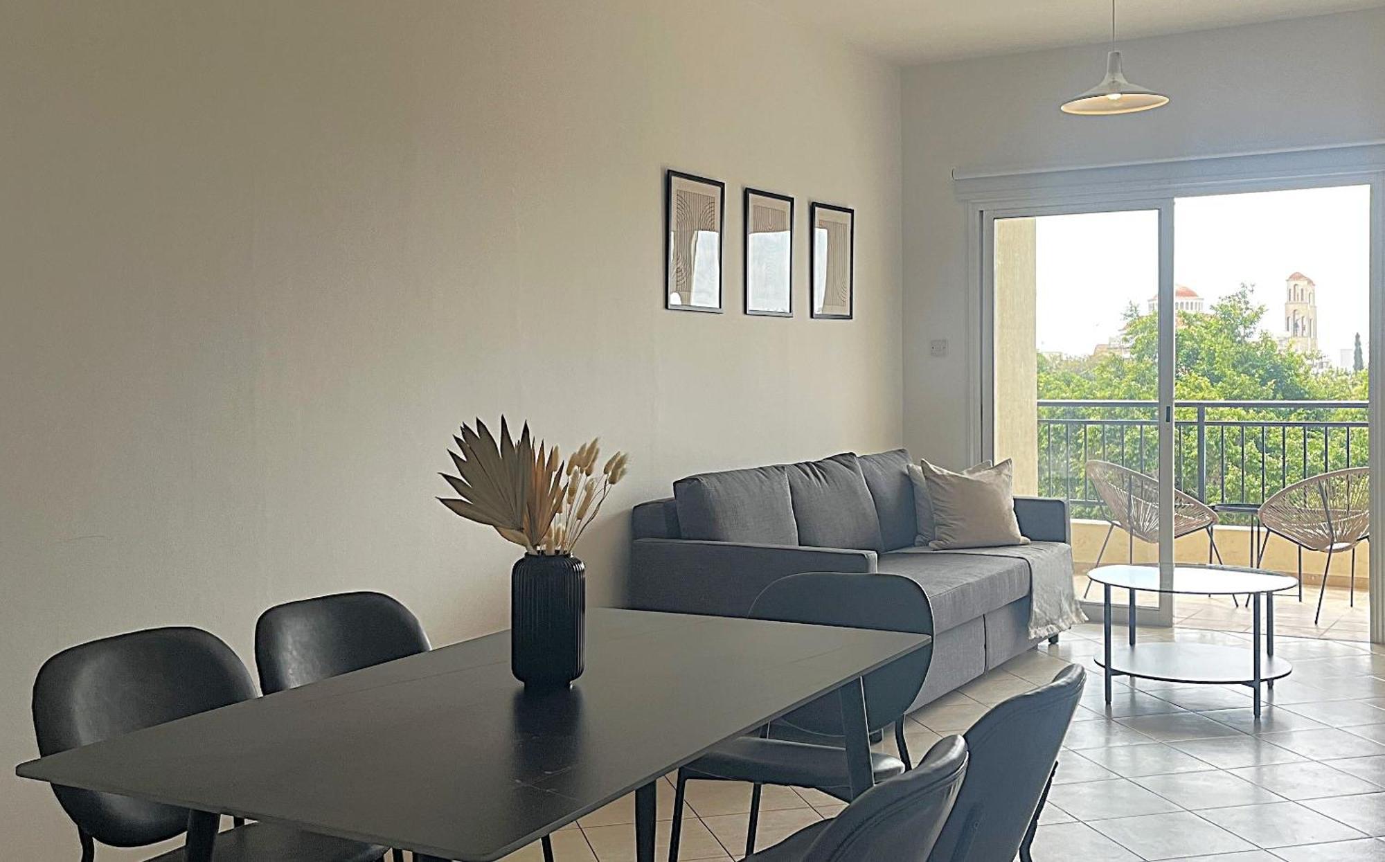 Phaedrus Living Fusion Apartment *